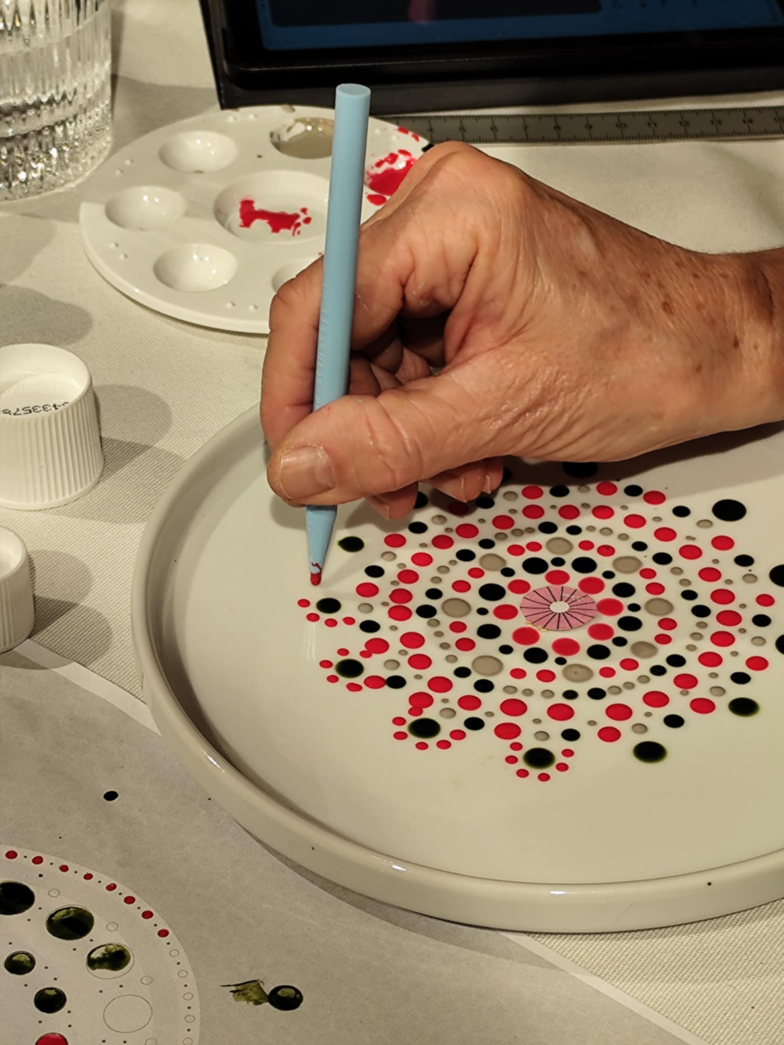 Workshop@Home stippen op porselein